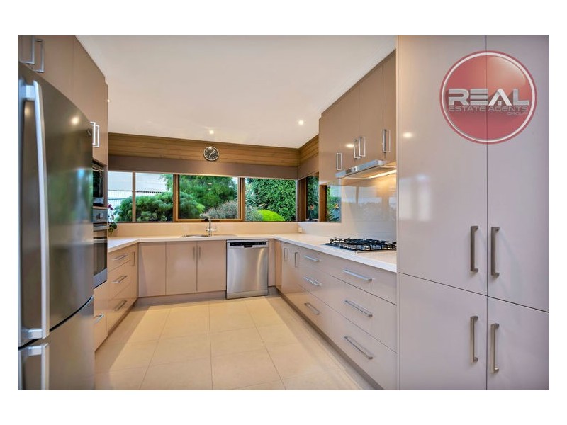 5 Kosmina Crescent, Hillbank SA 5112