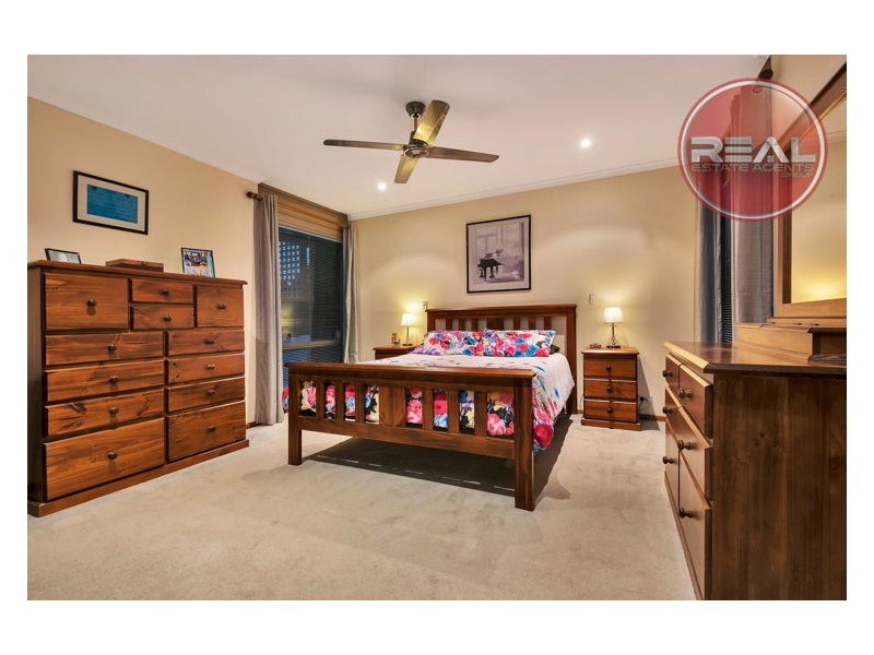 5 Kosmina Crescent, Hillbank SA 5112