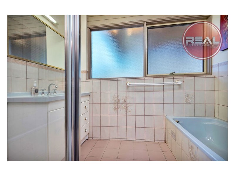 5 Kosmina Crescent, Hillbank SA 5112