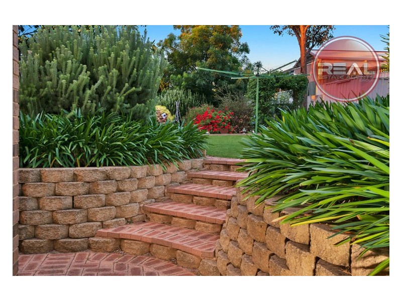 5 Kosmina Crescent, Hillbank SA 5112