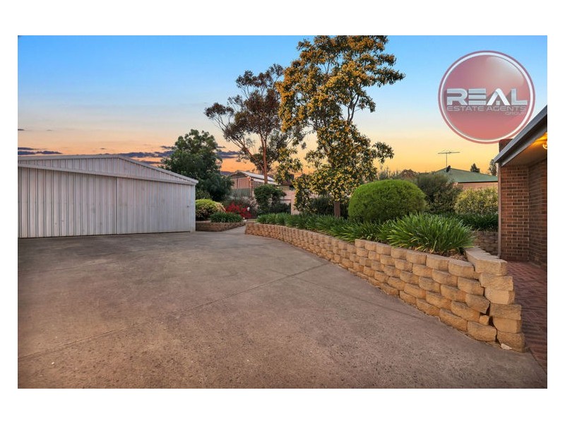 5 Kosmina Crescent, Hillbank SA 5112