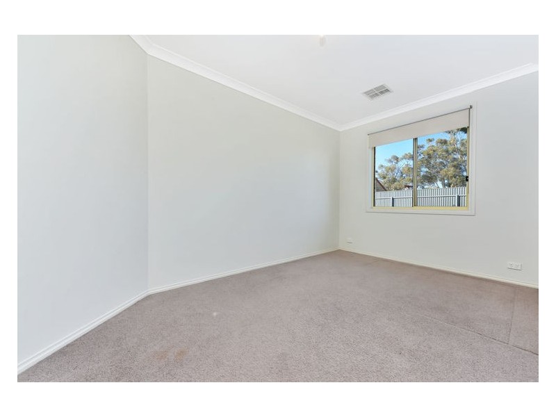 15 Railway Terrace, Freeling SA 5372