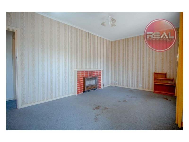 13 Longleat Road, Elizabeth Vale SA 5112