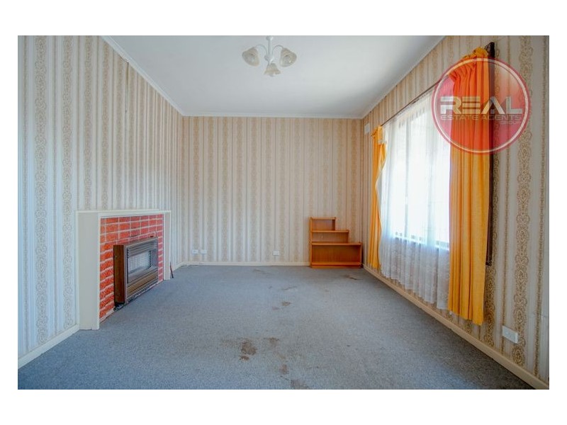 13 Longleat Road, Elizabeth Vale SA 5112