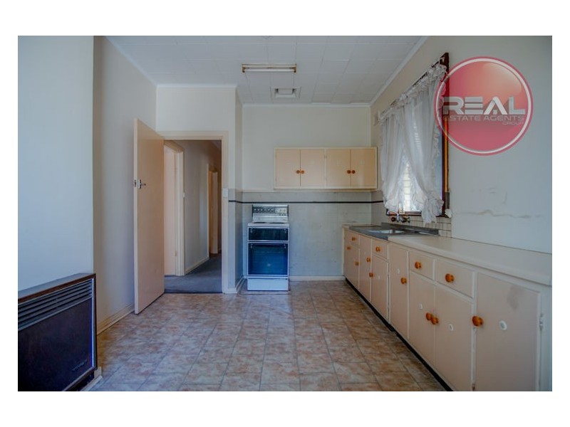 13 Longleat Road, Elizabeth Vale SA 5112