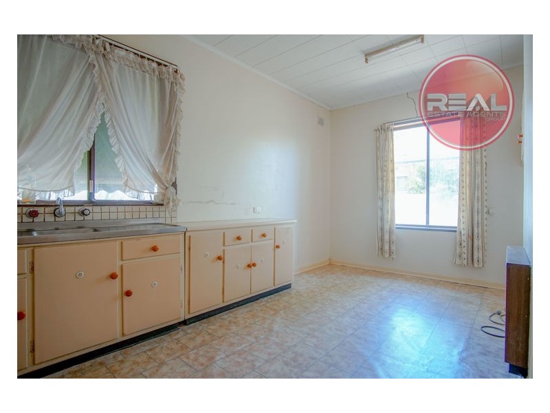 13 Longleat Road, Elizabeth Vale SA 5112