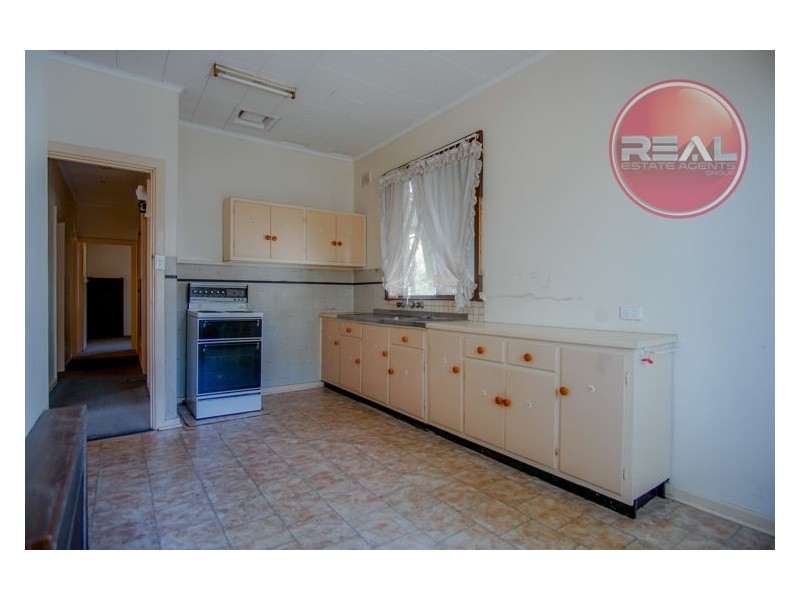 13 Longleat Road, Elizabeth Vale SA 5112