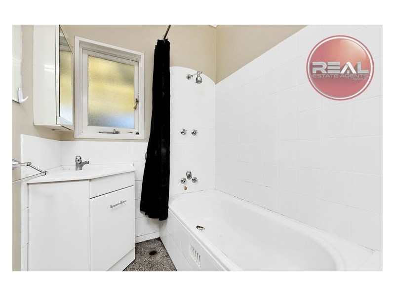 3 Davidson Road, Elizabeth Vale SA 5112