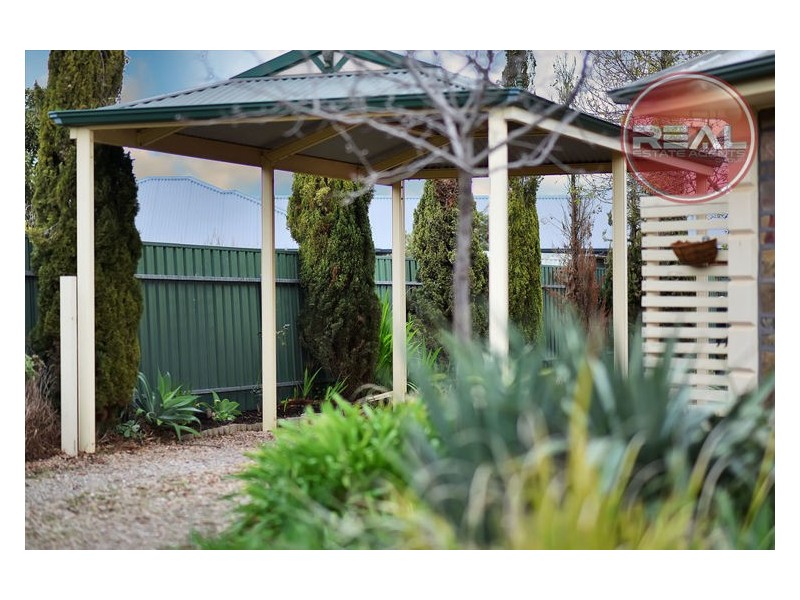 6 Jestina Court, Evanston SA 5116