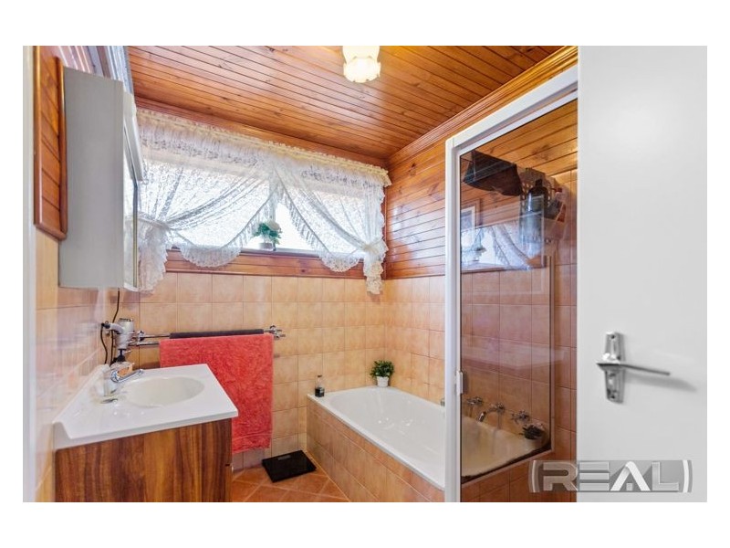 27 Derrick Road, Elizabeth East SA 5112