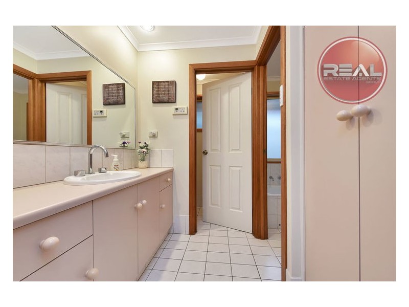 32 St Albans Drive, Salisbury Heights SA 5109