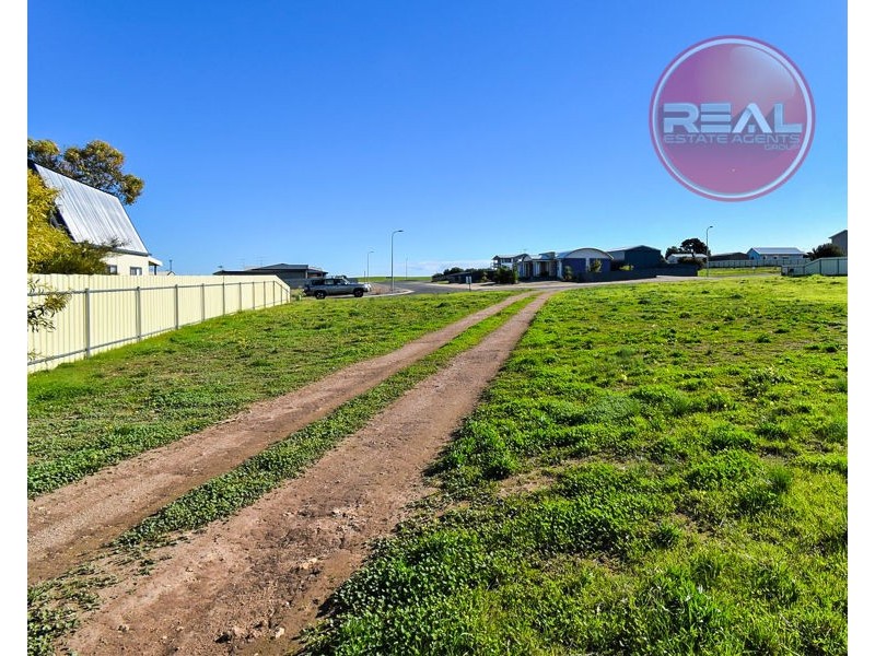 41 Captain Hutchinson Drive, Point Turton SA 5575