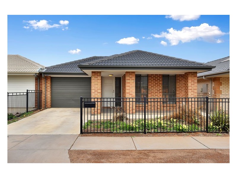 11 Chapman Road, Smithfield Plains SA 5114