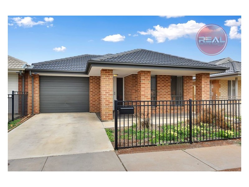 11 Chapman Road, Smithfield Plains SA 5114