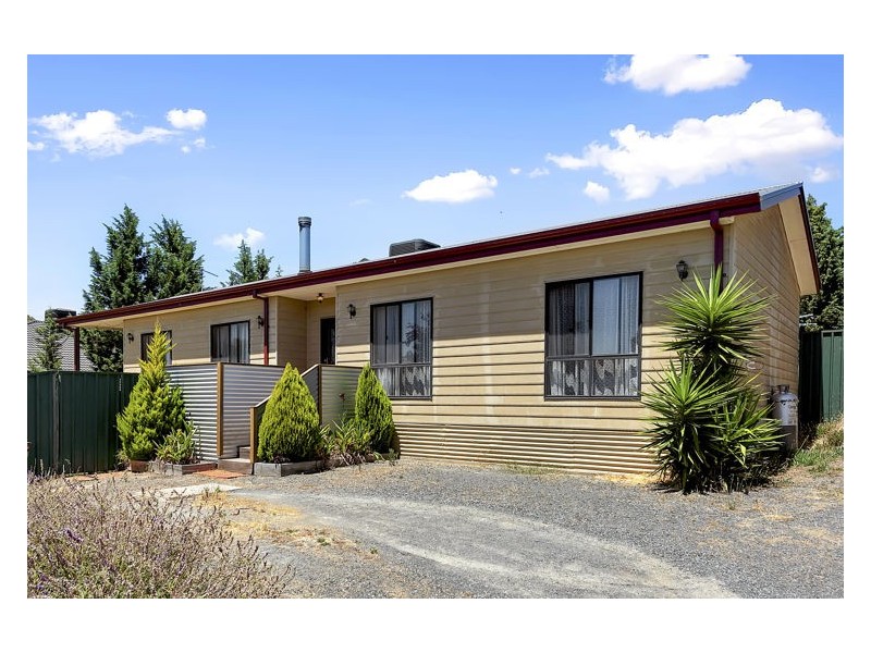 8 Whiteman Road, Williamstown SA 5351