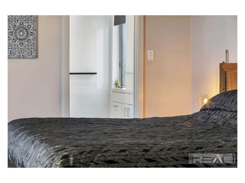 21 Robertson Crescent, Redwood Park SA 5097