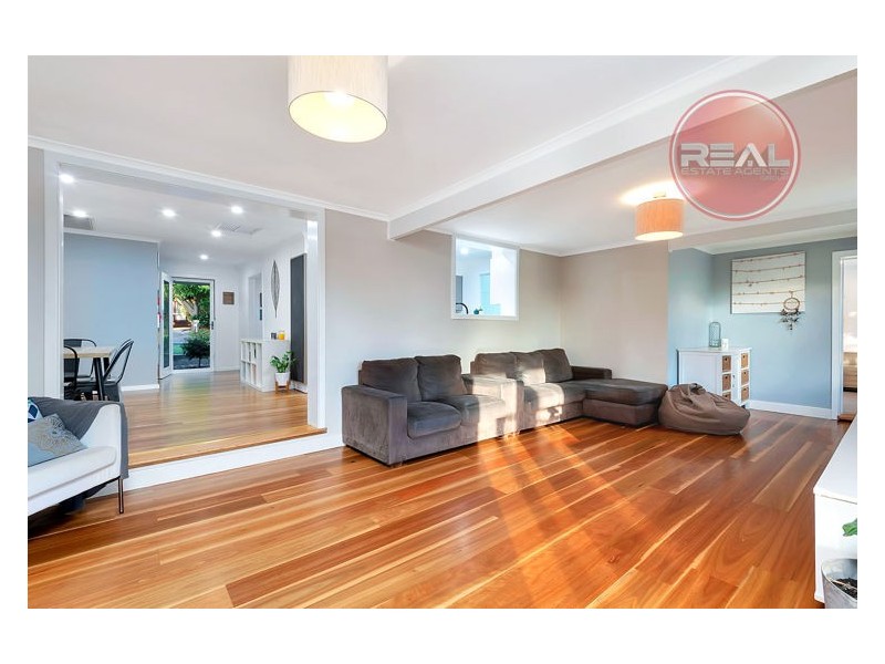 21 Robertson Crescent, Redwood Park SA 5097