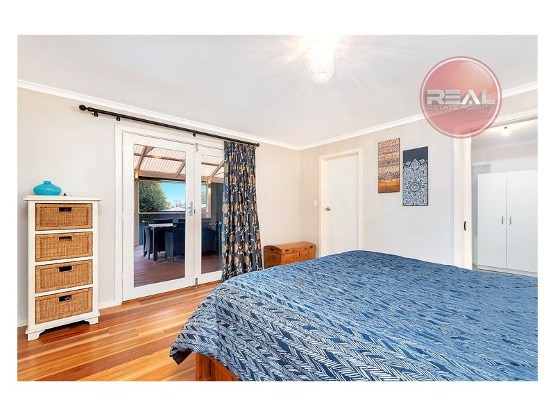 21 Robertson Crescent, Redwood Park SA 5097