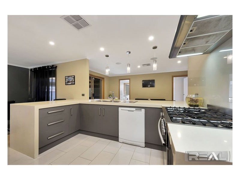 16 Heathcott Court, Blakeview SA 5114