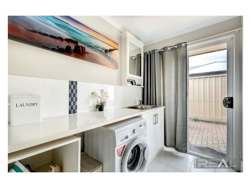 73 Adel Circuit, Huntfield Heights SA 5163