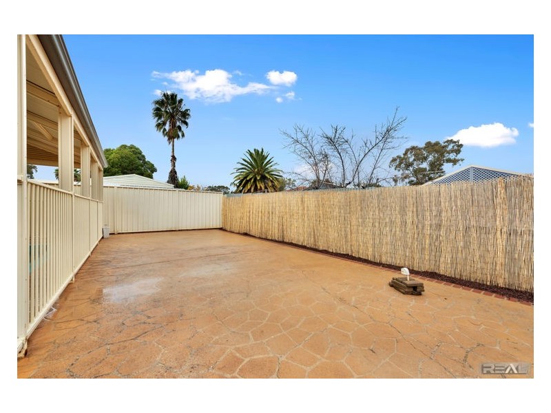 20 Montacute Street, Elizabeth Downs SA 5113