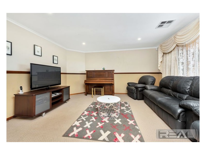 4 Linwood Grove, Hillbank SA 5112