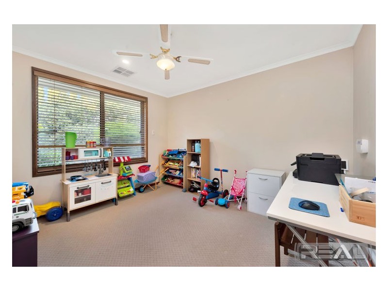 4 Linwood Grove, Hillbank SA 5112