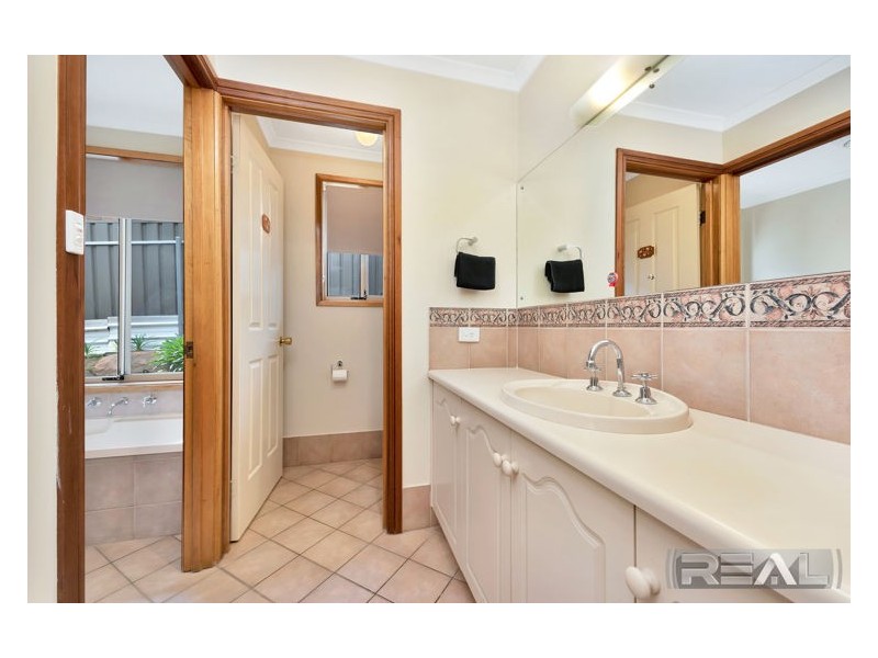 4 Linwood Grove, Hillbank SA 5112