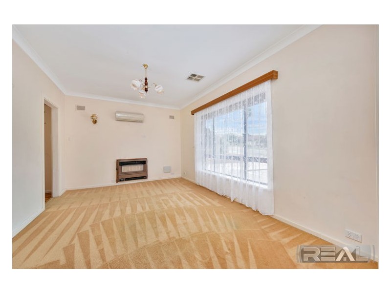 10 Rialto Avenue, Para Hills SA 5096