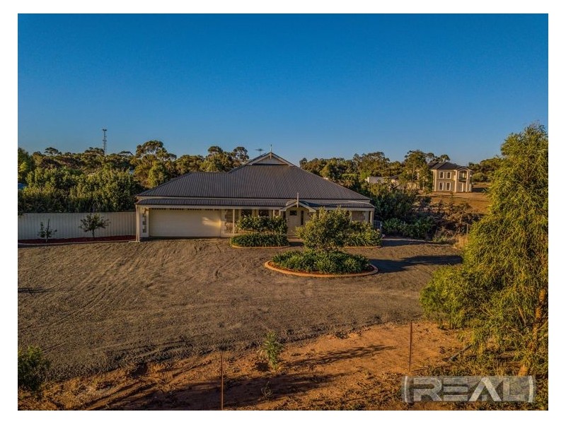 2 Elouise Court, Lewiston SA 5501