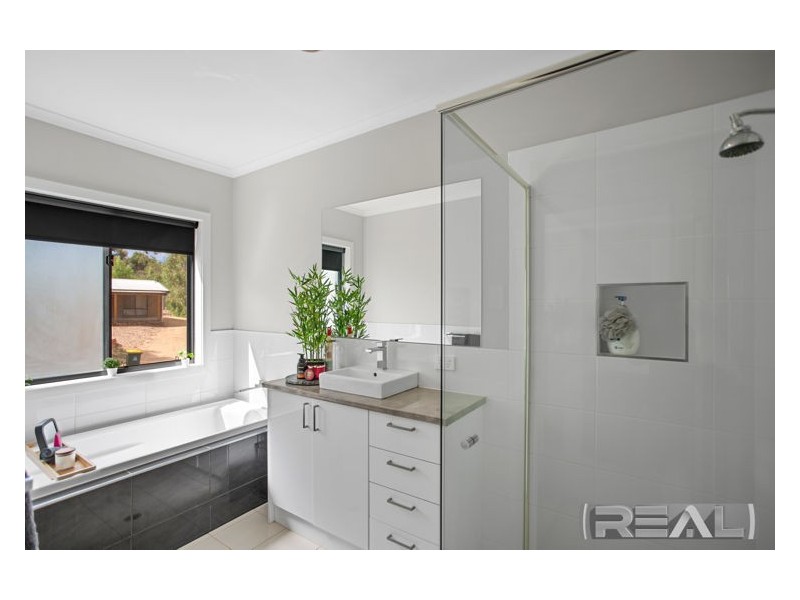 2 Polkinghorne Place, Williamstown SA 5351