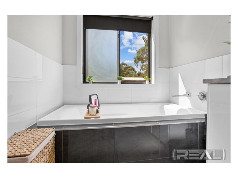 2 Polkinghorne Place, Williamstown SA 5351