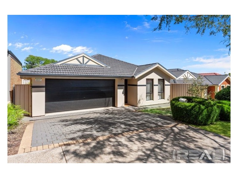 24 Kari Crescent, Huntfield Heights SA 5163