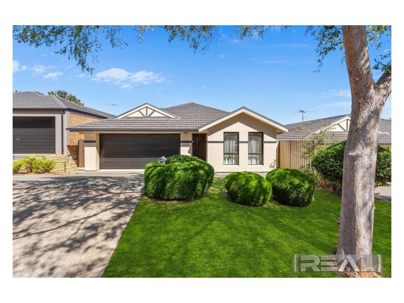 24 Kari Crescent, Huntfield Heights SA 5163