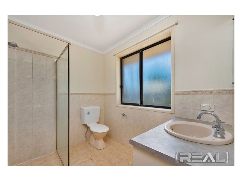 24 Kari Crescent, Huntfield Heights SA 5163