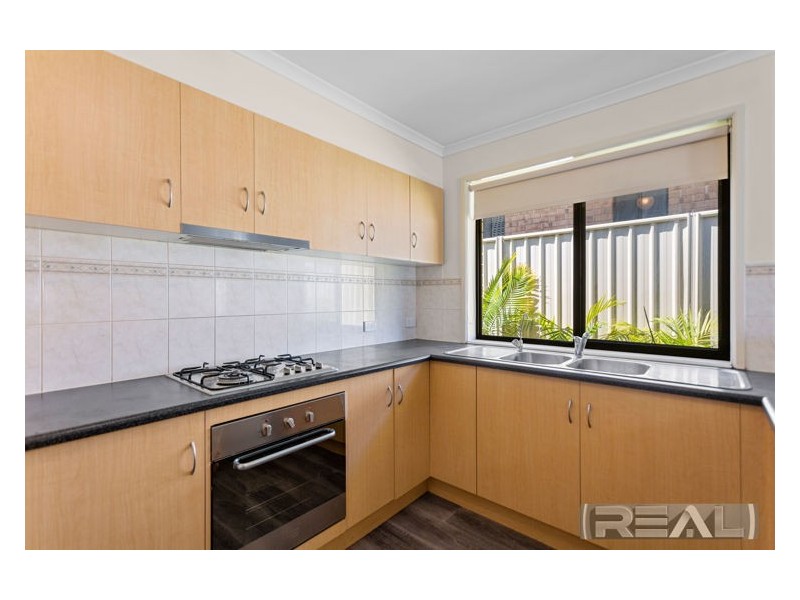 24 Kari Crescent, Huntfield Heights SA 5163