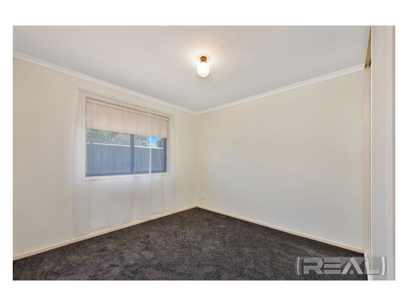 24 Kari Crescent, Huntfield Heights SA 5163
