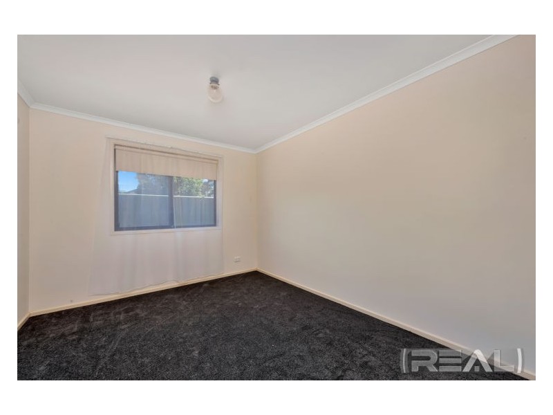 24 Kari Crescent, Huntfield Heights SA 5163