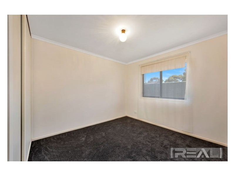 24 Kari Crescent, Huntfield Heights SA 5163