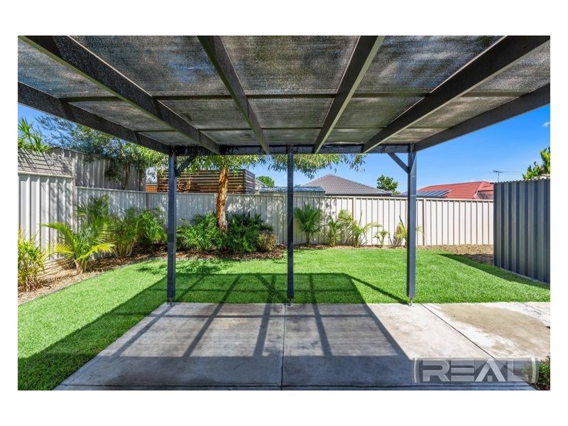 24 Kari Crescent, Huntfield Heights SA 5163