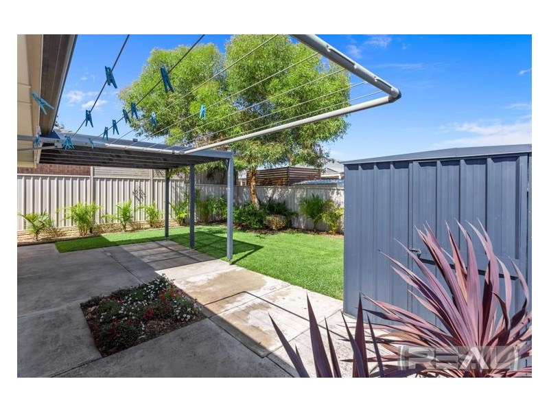 24 Kari Crescent, Huntfield Heights SA 5163