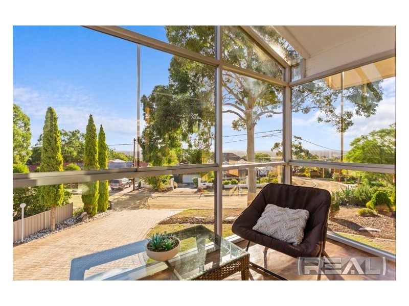 18 Harvey Crescent, Greenwith SA 5125