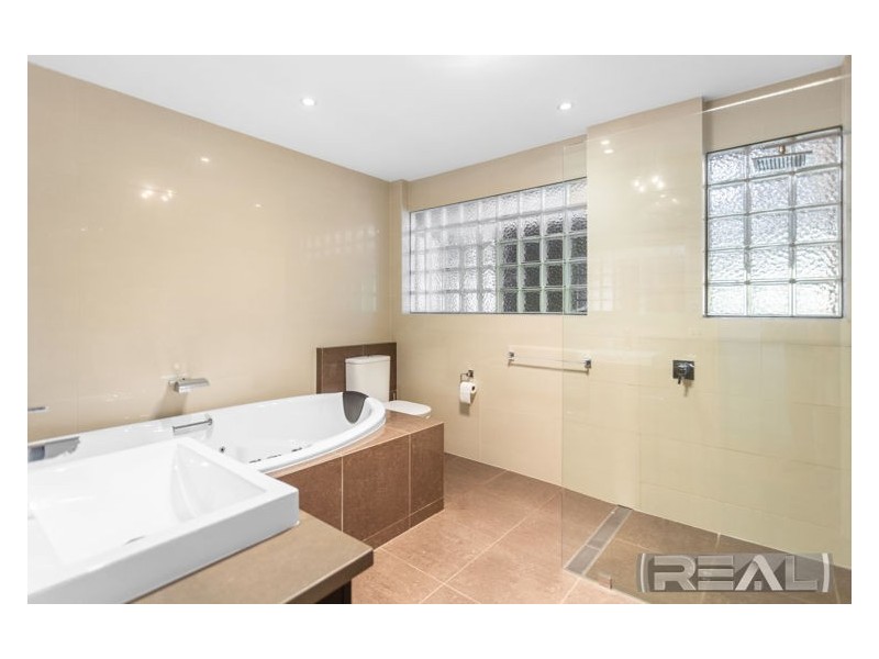 18 Harvey Crescent, Greenwith SA 5125