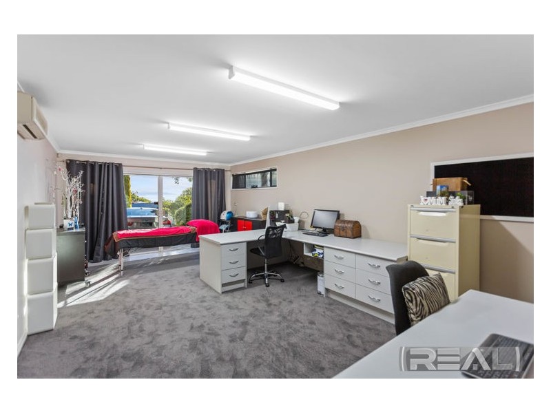 18 Harvey Crescent, Greenwith SA 5125