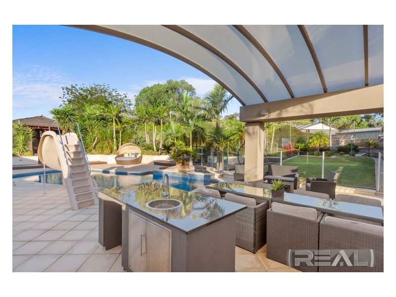 18 Harvey Crescent, Greenwith SA 5125