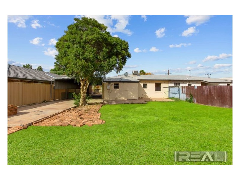 28 Roberts Crescent, Smithfield Plains SA 5114