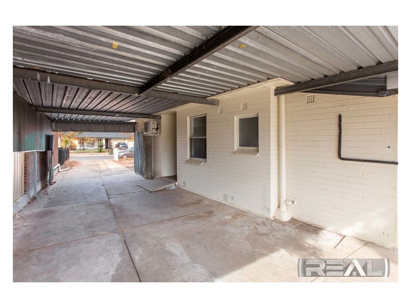 28 Roberts Crescent, Smithfield Plains SA 5114