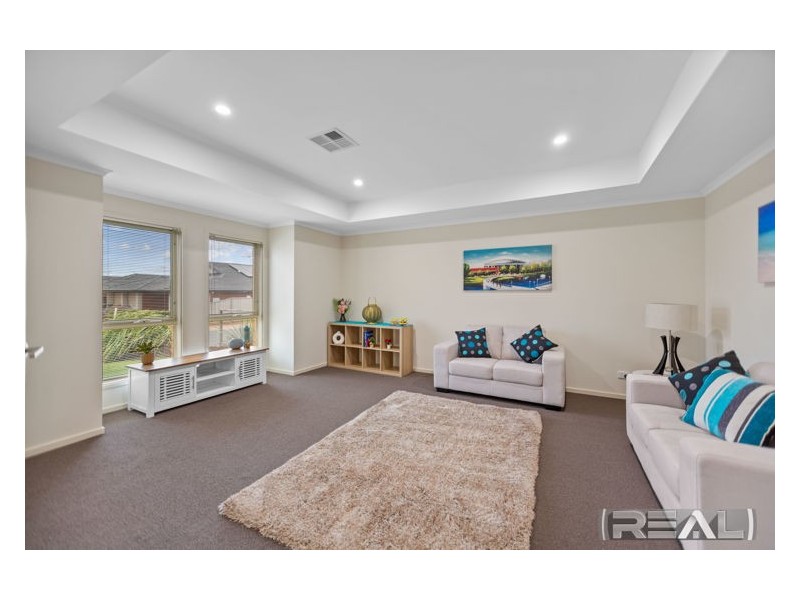 31 Mitchell Drive, Evanston Park SA 5116