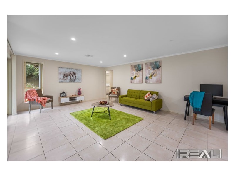 31 Mitchell Drive, Evanston Park SA 5116