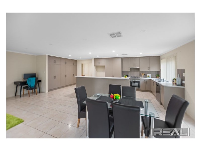 31 Mitchell Drive, Evanston Park SA 5116